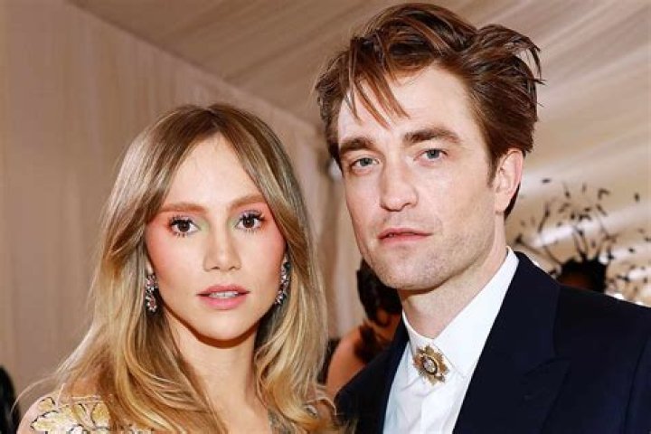 
Robert Pattinson and Girlfriend Suki Waterhouse Net Worth Net Worth Difference, How Long Have They Been Together? 