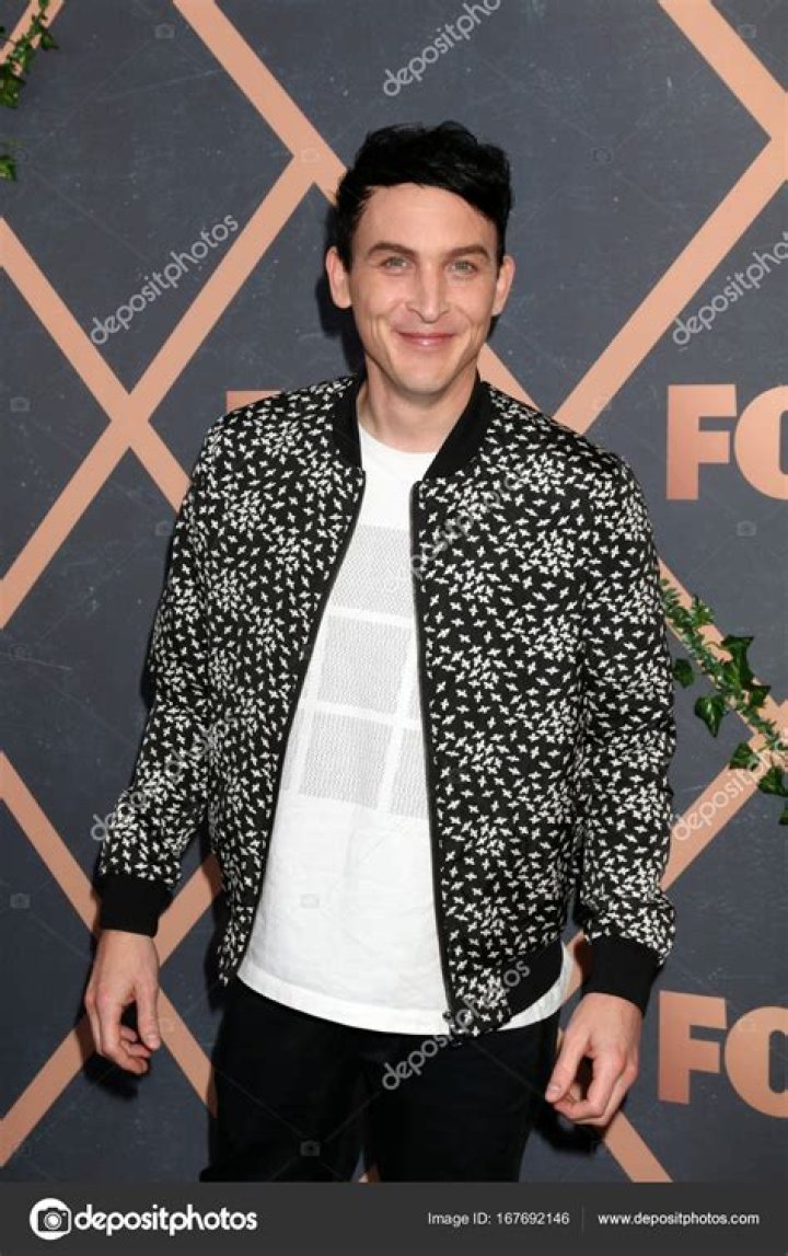 Robin Lord Taylor Height, Weight, Net Worth, Age, Birthday, Wikipedia, Who, Instagram, Biography