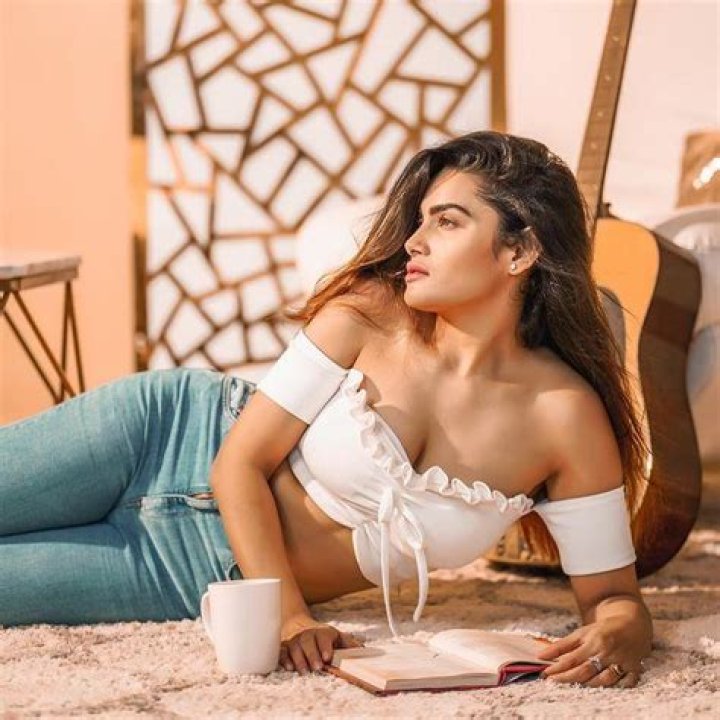 Sakshi Dwivedi Height, Weight, Net Worth, Age, Birthday, Wikipedia, Who, Instagram, Biography