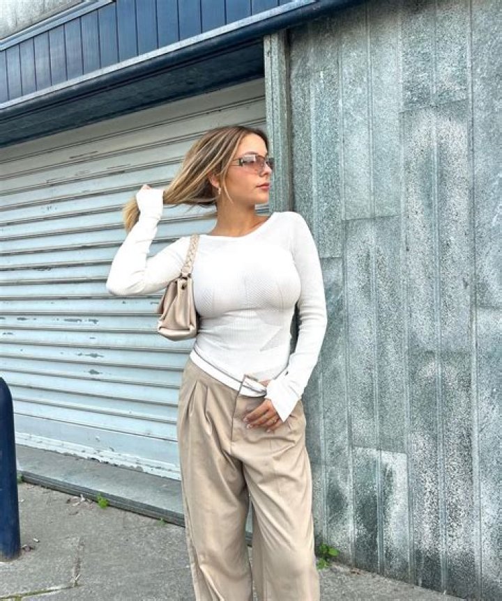 
Samara Tramontana Height, Weight, Net Worth, Age, Birthday, Wikipedia, Who, Nationality, Biography 