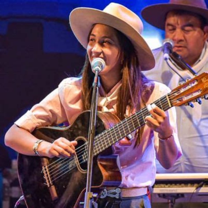 Sele Vera Wiki & Boyfriend: Is She Dating Anyone? Explore Her Age & Family