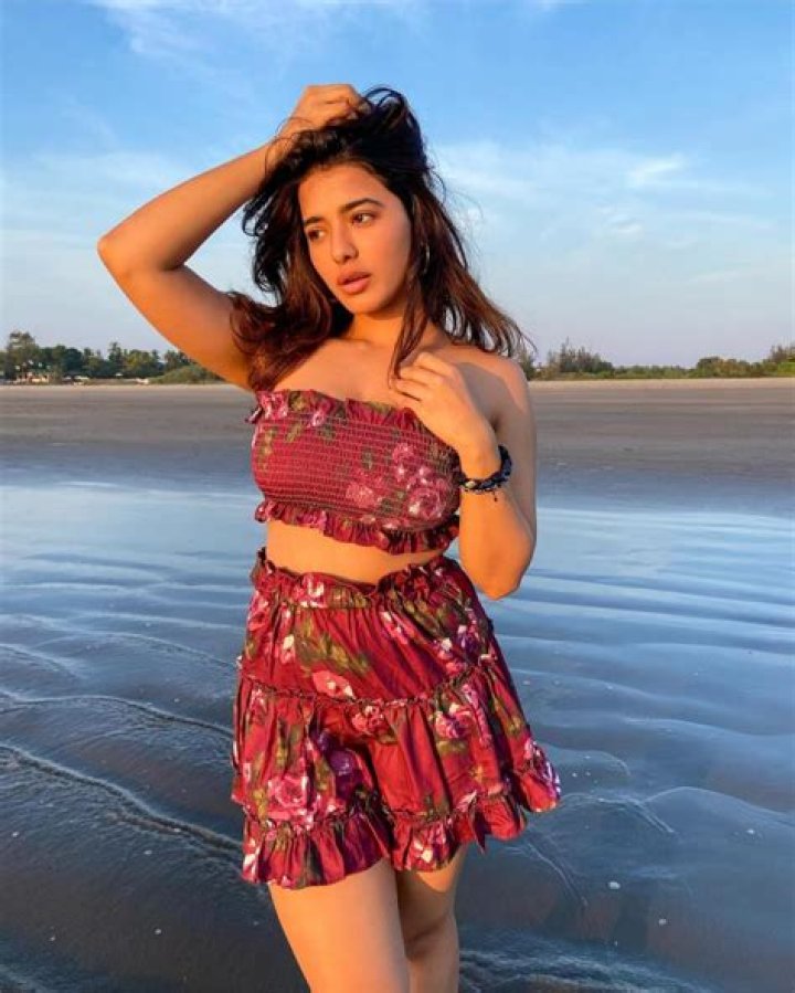 
Shreya Sharma Height, Weight, Net Worth, Age, Wiki, Who, Instagram, Biography 