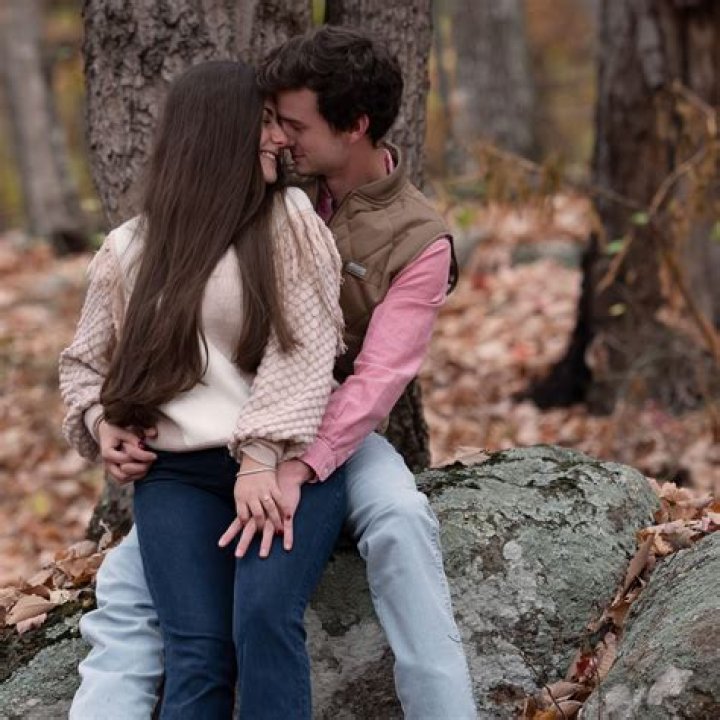 Sloan Alexandra Thomas - Net Worth 2018, Bio & Wiki