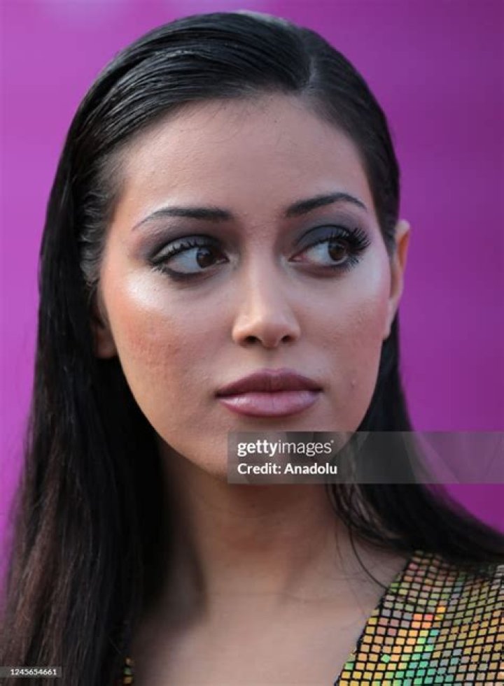 Spanish Model Cindy Kimberly Who Found Overnight Fame Clairifies Her Ethnicity!