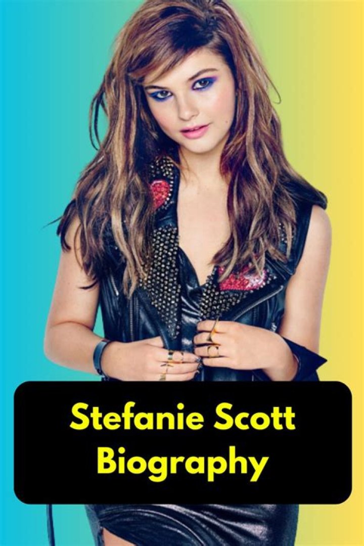 Stefanie Scott Bio Reveals: Dating Someone After Breaking Up With Singer Boyfriend?