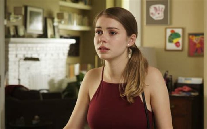 Stephanie Janusauskas Net Worth, Earnings, Movies, Married, Facts, Wiki-Bio