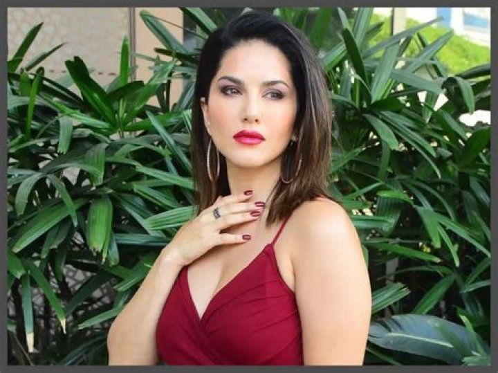 Sunny Leone Height, Weight, Measurements, Bra Size, Shoe Size