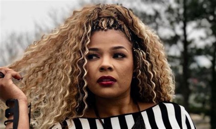 Syleena Johnson Net Worth Takes A Chair At $2 Million
