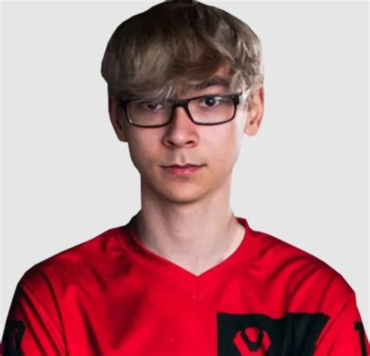 TenZ Height, Weight, Net Worth, Age, Birthday, Wikipedia, Who, Nationality, Biography