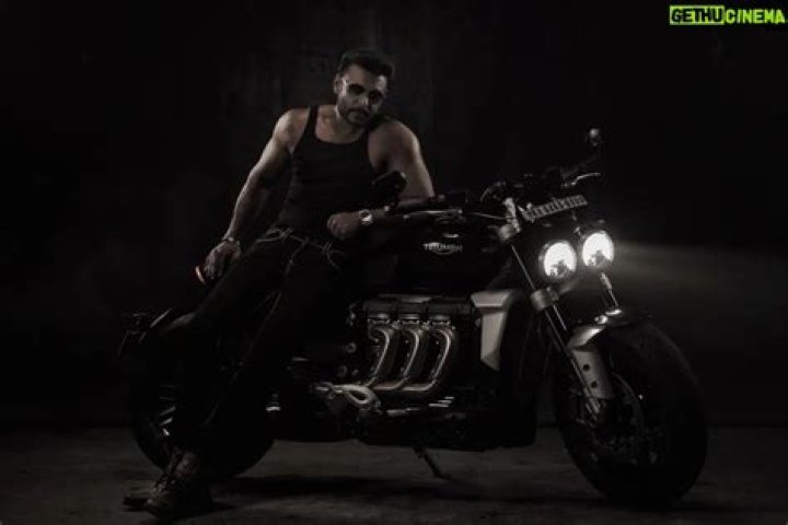 Thoogudeepa Srinivas Net Worth