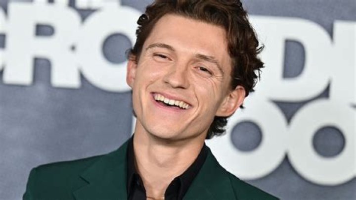 Tom Holland Height, Weight, Body Measurements, Shoe Size