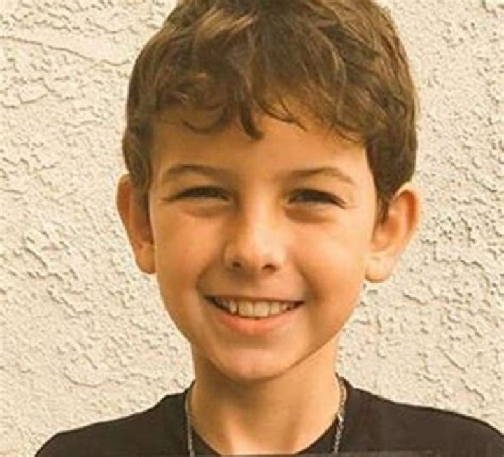 
Tyler Lee Bennington Height, Weight, Net Worth, Age, Birthday, Wikipedia, Who, Nationality, Biography 