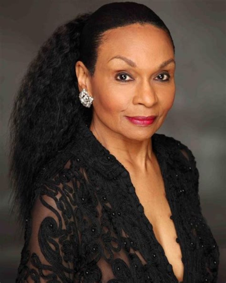 Vivian Reed Net Worth