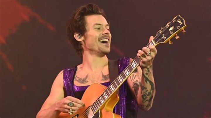 
Watch Harry Styles Chat with Young Fan Attending Her First Concert: ‘Much Better Than Daycare!’ 