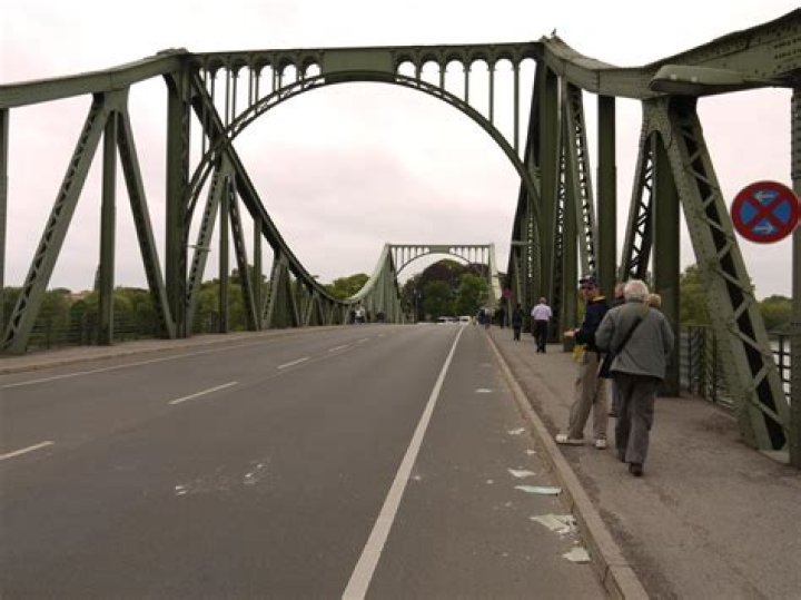
What Happened To Gary Powers? Bridge Of Spies Role By Tom Hanks Depicts His Original Story 