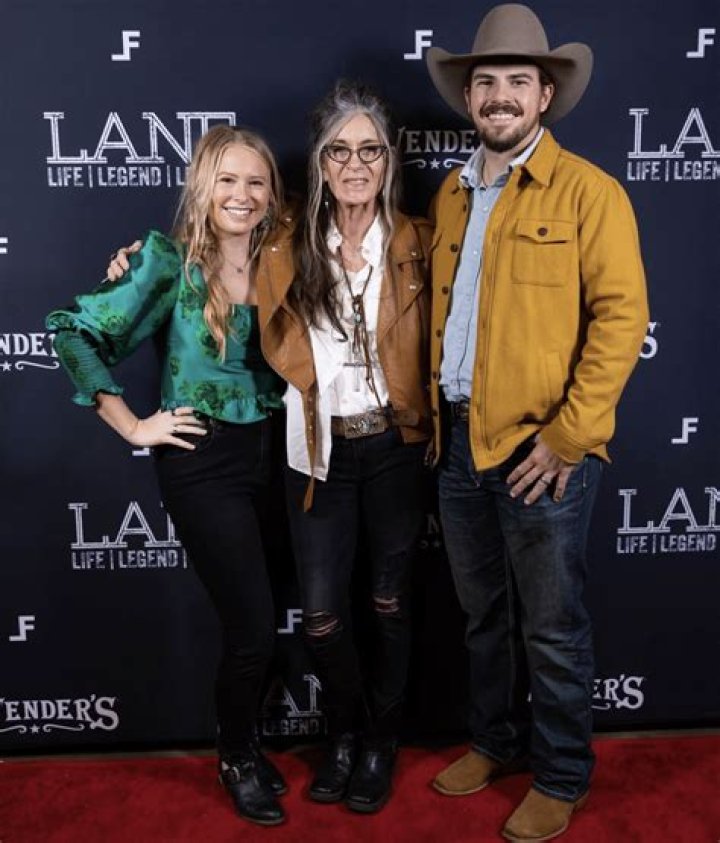 
What Happened To Kellie Pickler And Where Is She Now? Illness And Health Update 