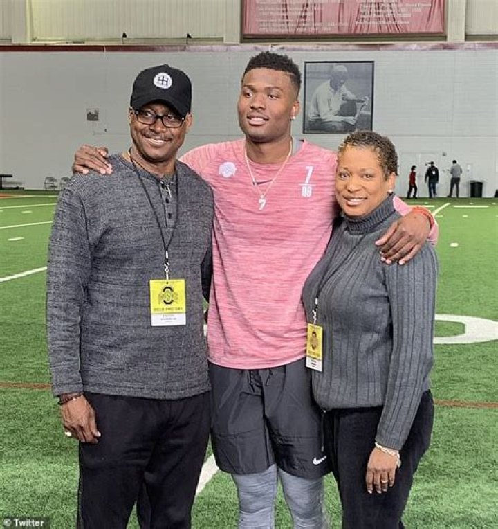 
Who Are Dwayne Haskins Sr and Tamara Haskins? Dwayne Haskins Parents Ages & Family Ethnicity 
