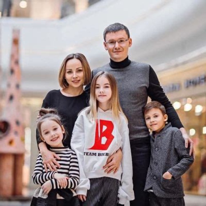 Who Are Elena And Alexander Tuleshov? Daneliya Tuleshova Parents: Net Worth & Siblings