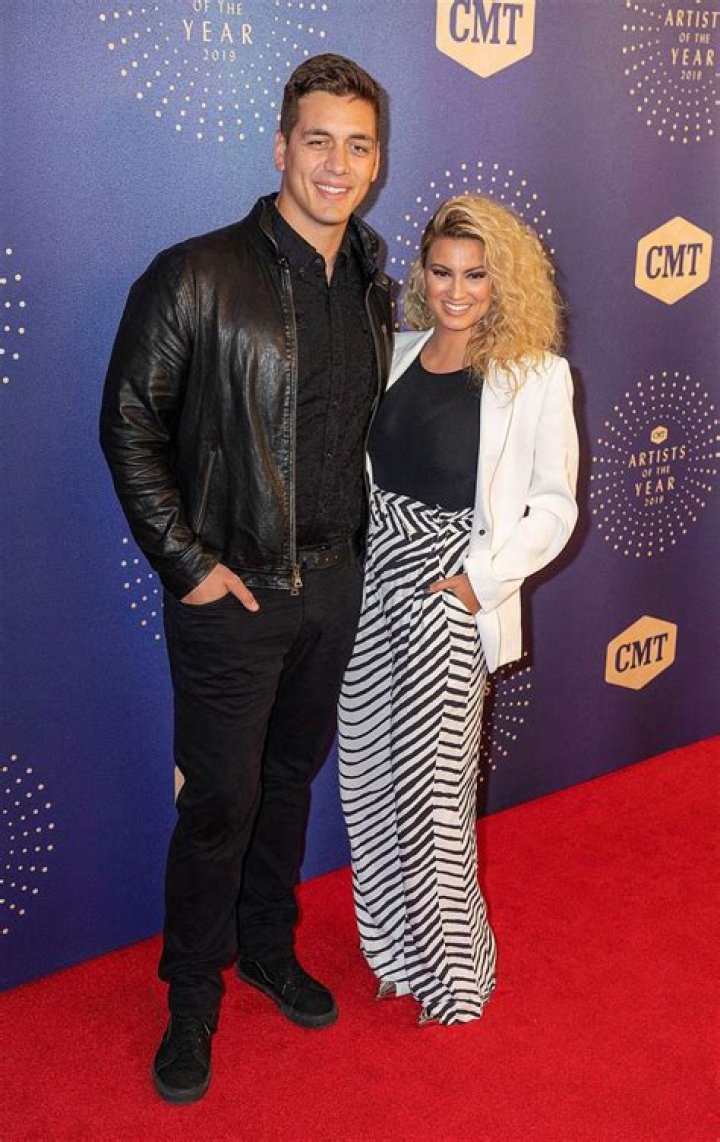 Who is André Murillo, husband of Grammy Award winner Tori Kelly?