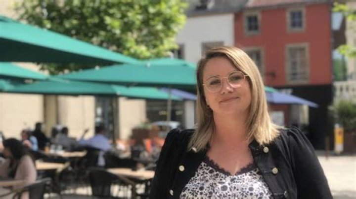 
Who Is Marion Hérault-Garnier? Facts About Tour de France Femmes Motorcycle Consultant 