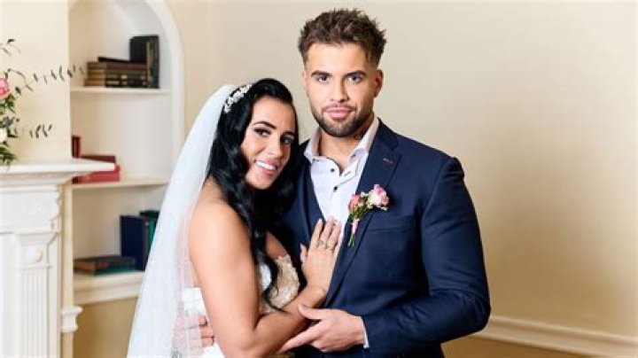 Who Is Nathan Barratt Wife? Everything About The Actor