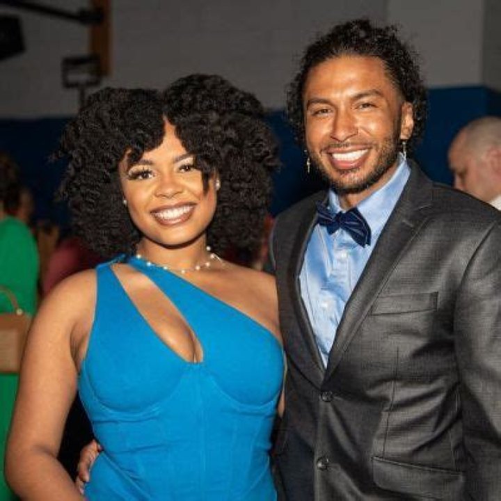
Who Is Pria Hubbard? Meet Leon Brunson Girlfriend: Net Worth And Family 