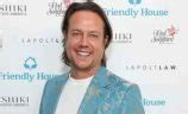 
Who was Angus Mitchell Married To? Who was Angus Mitchell? 