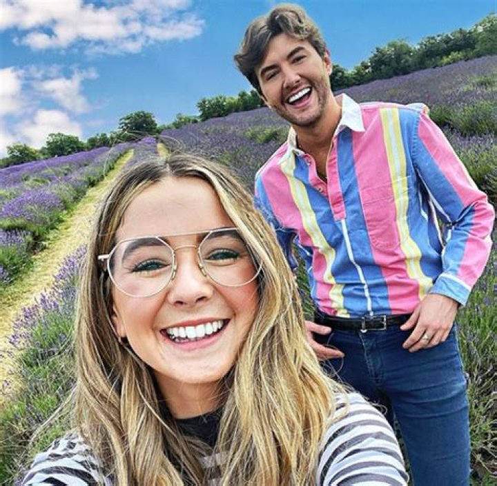 Is Mark Ferris gay? Details on Zoella and Mark Ferris relationship